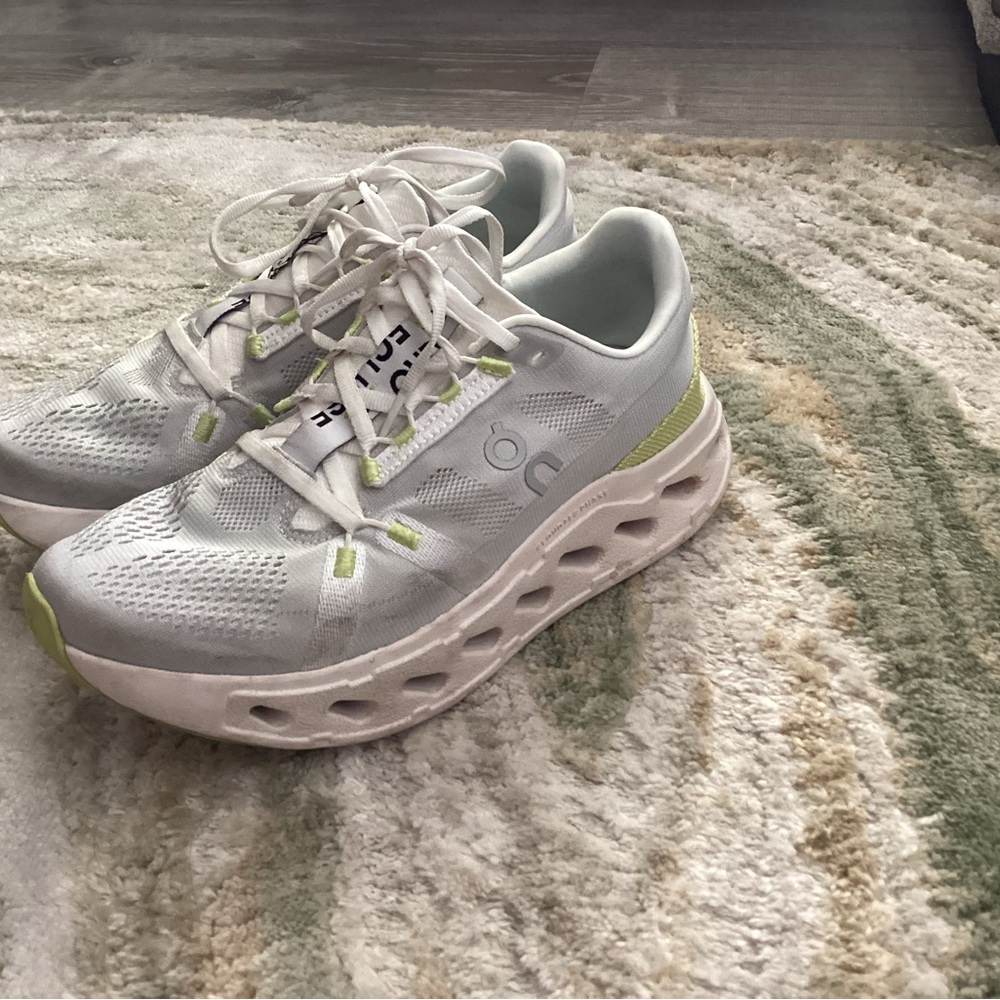 On Cloud Eclipse Running White Athletic Shoes Lig… - image 2